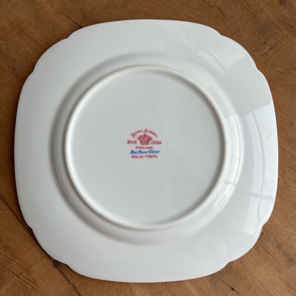 Vintage Royal Albert Bone China PETIT POINT
#778676 Cookie Dessert Plate England - Picture 3 of 3